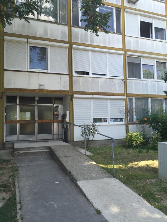 Ferienwohnung Mikes Apartman Szekszárd Exterior foto